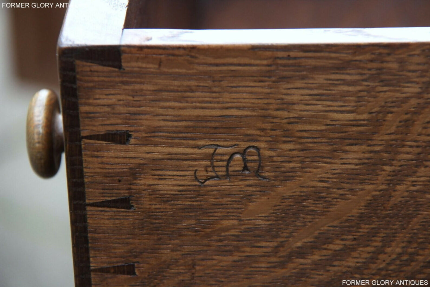 A RUPERT / NIGEL GRIFFITHS MONASTIC CARVED OAK DERBYSHIRE DRESSER / SIDEBOARD.