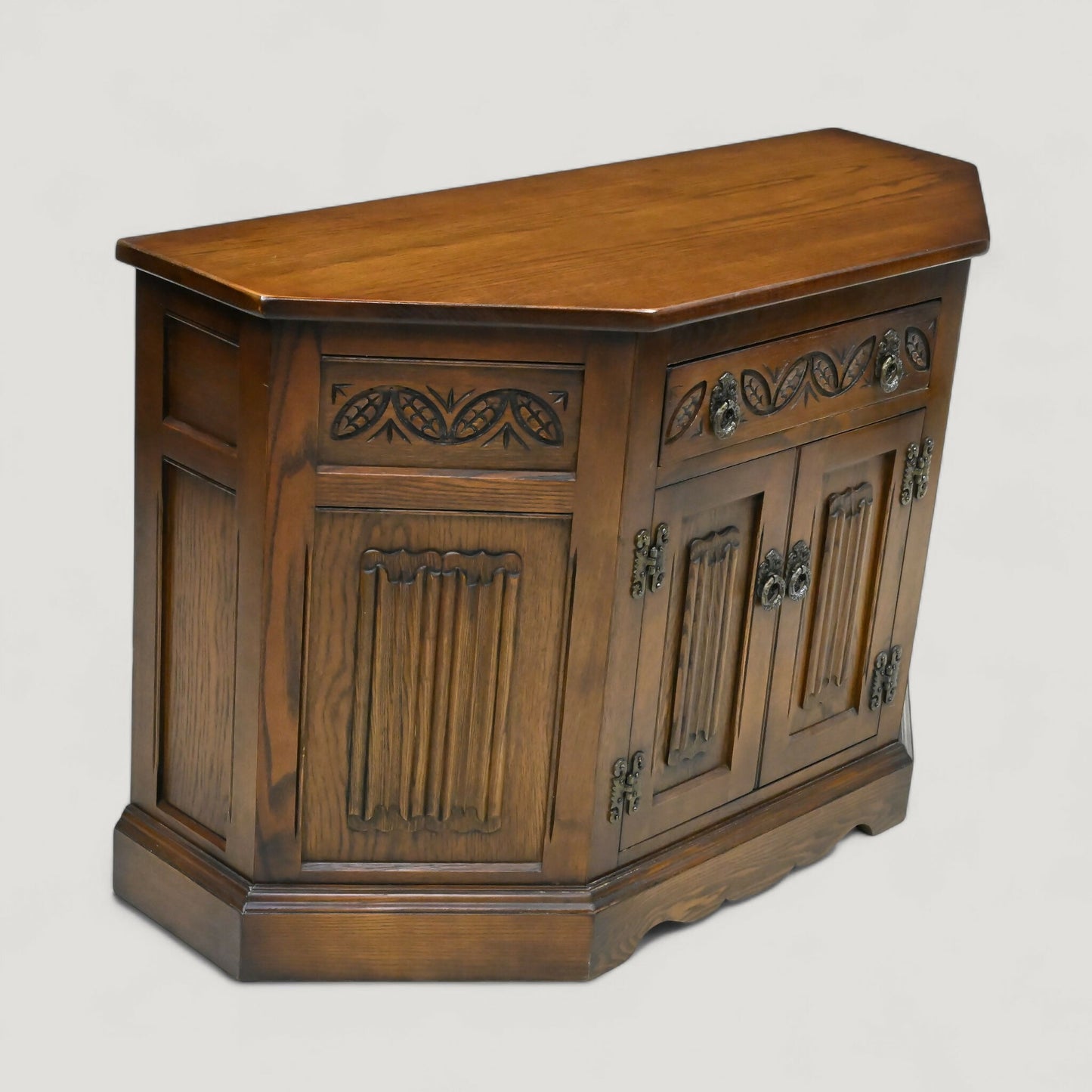 Old Charm Canted Cupboard/Sideboard Light Oak Finish #2198 FREE UK Delivery*. SBR10894/0309E