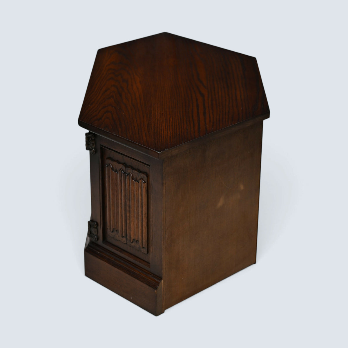 Old Charm TV Stand Linenfold Leaded Glass Doors Tudor Brown FREE UK Delivery