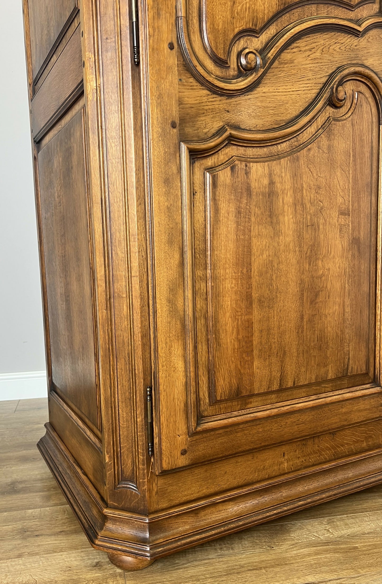 Wardrobe Vintage French Style Oak Two Door Bedroom Storage Armoire LOT 6489