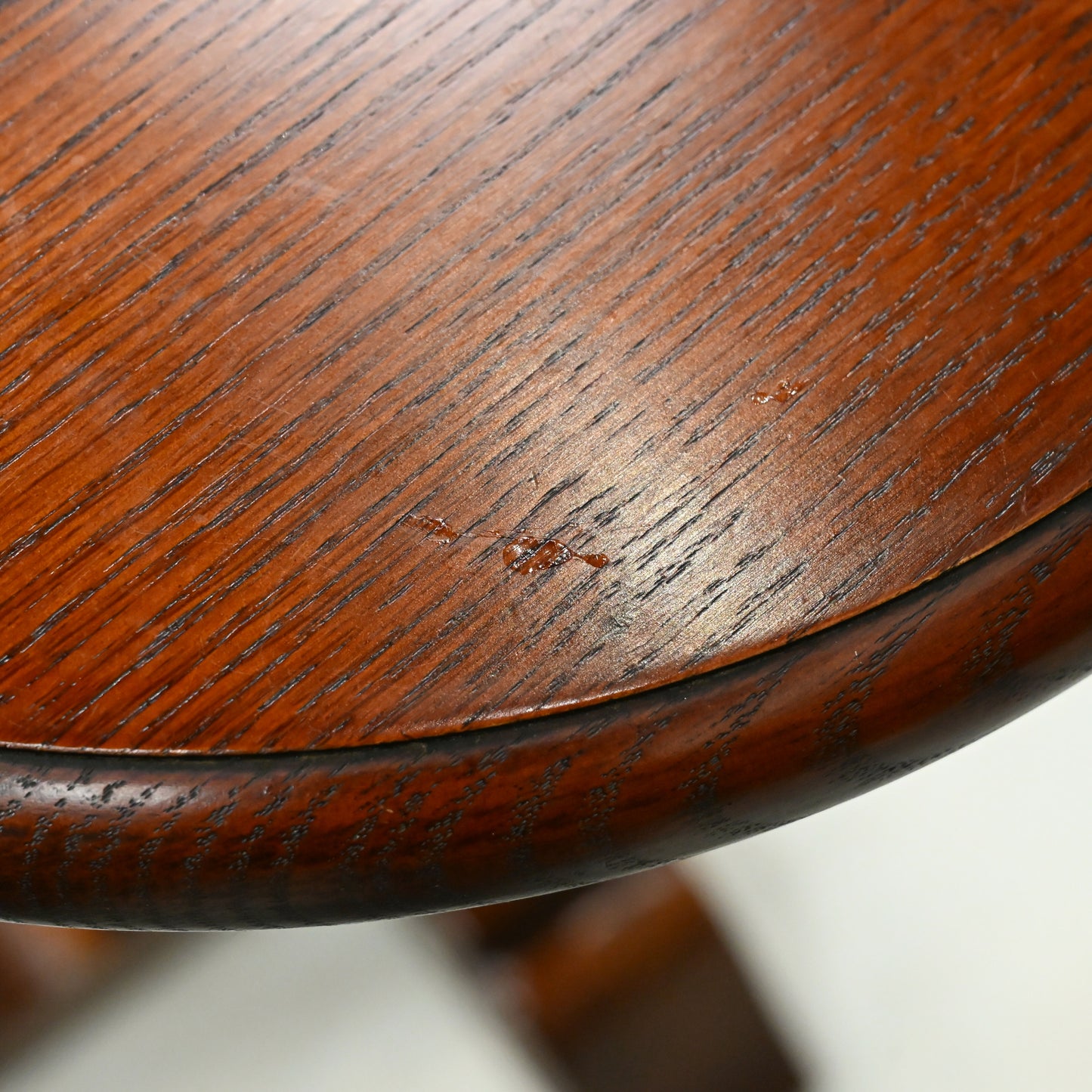 Old Charm Wine/Side Table Pedestal Tudor Brown Model 2217 VGC FREE Delivery*. SBR10751/2307E