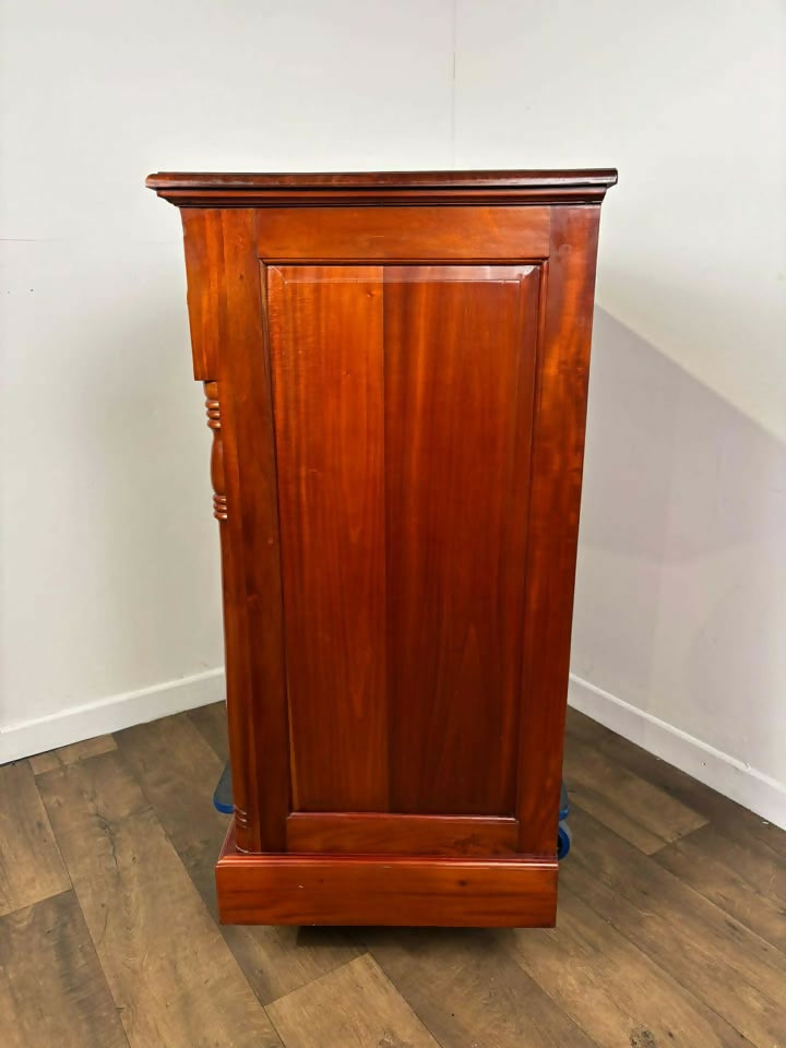 Reproduction Victorian Style Mahogany Six Drawer Bedroom Chest