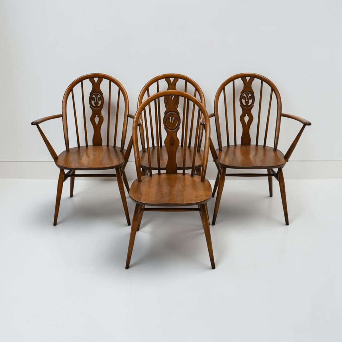 4 Ercol Windsor Fleur-De-Lyes Dining Chairs Golden Dawn Finish FREE UK Delivery*