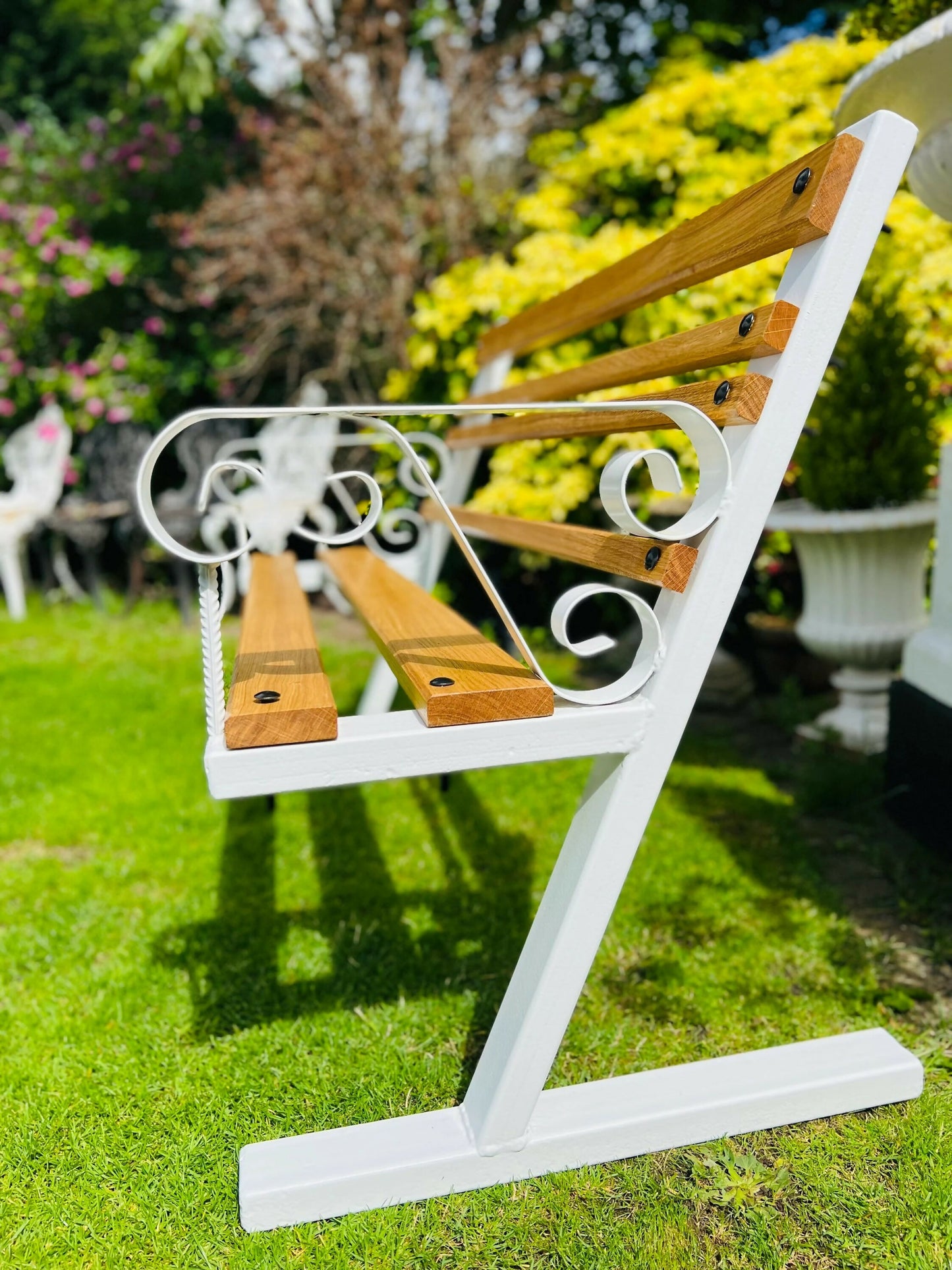 White Vintage Garden Bench Patio Seat in Oak Wrought Iron