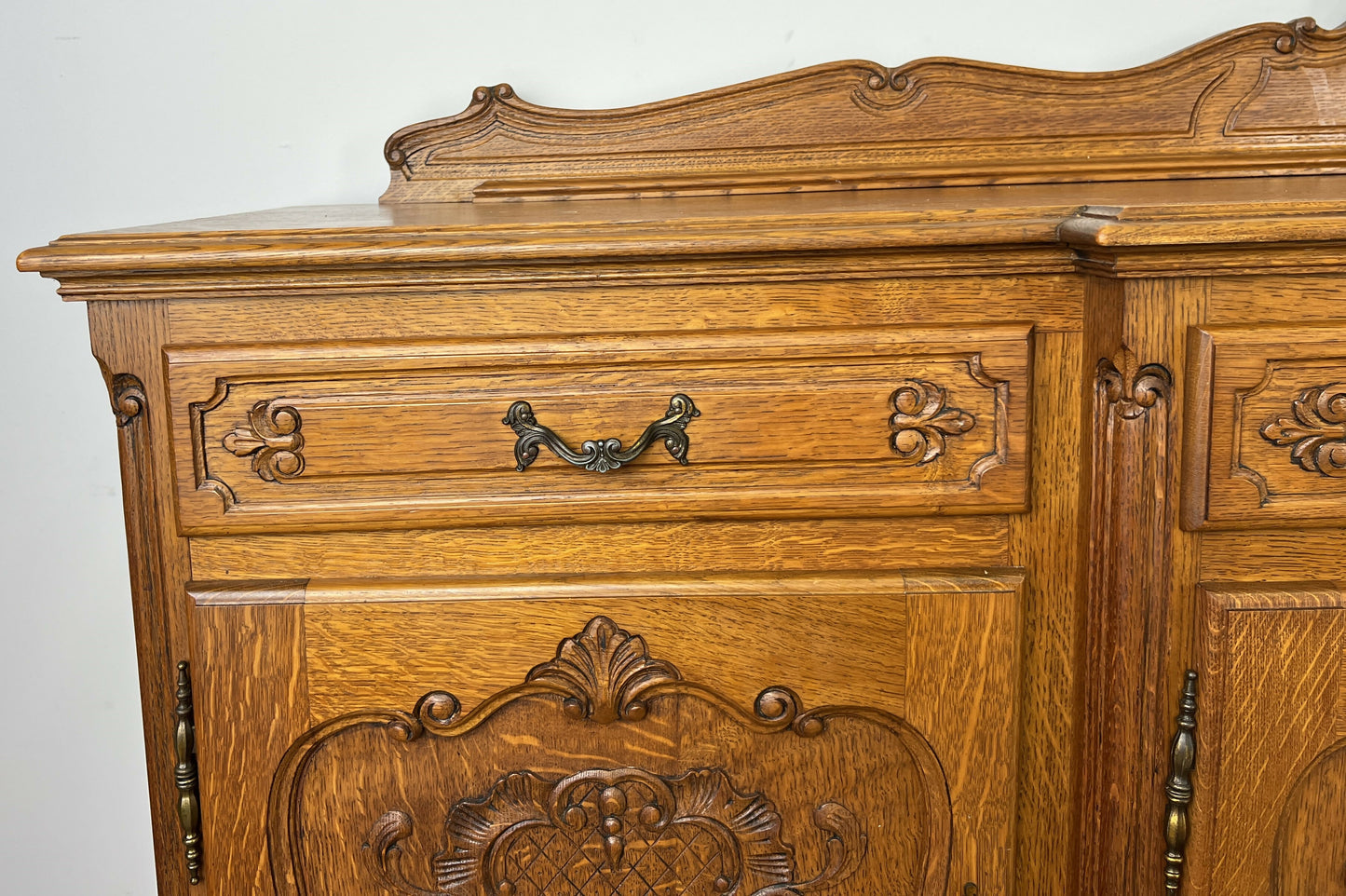 Sideboard Vintage French Louis Style Oak 4 Door Cupboard Carved Cabinet LOT 6363