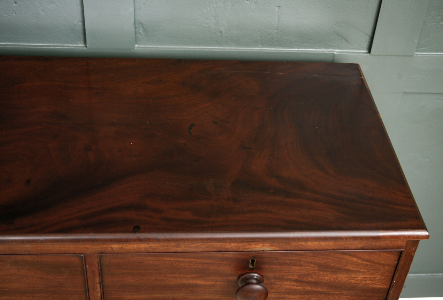 Large Georgian Mahogany Chest of Drawers - 2 Over 3