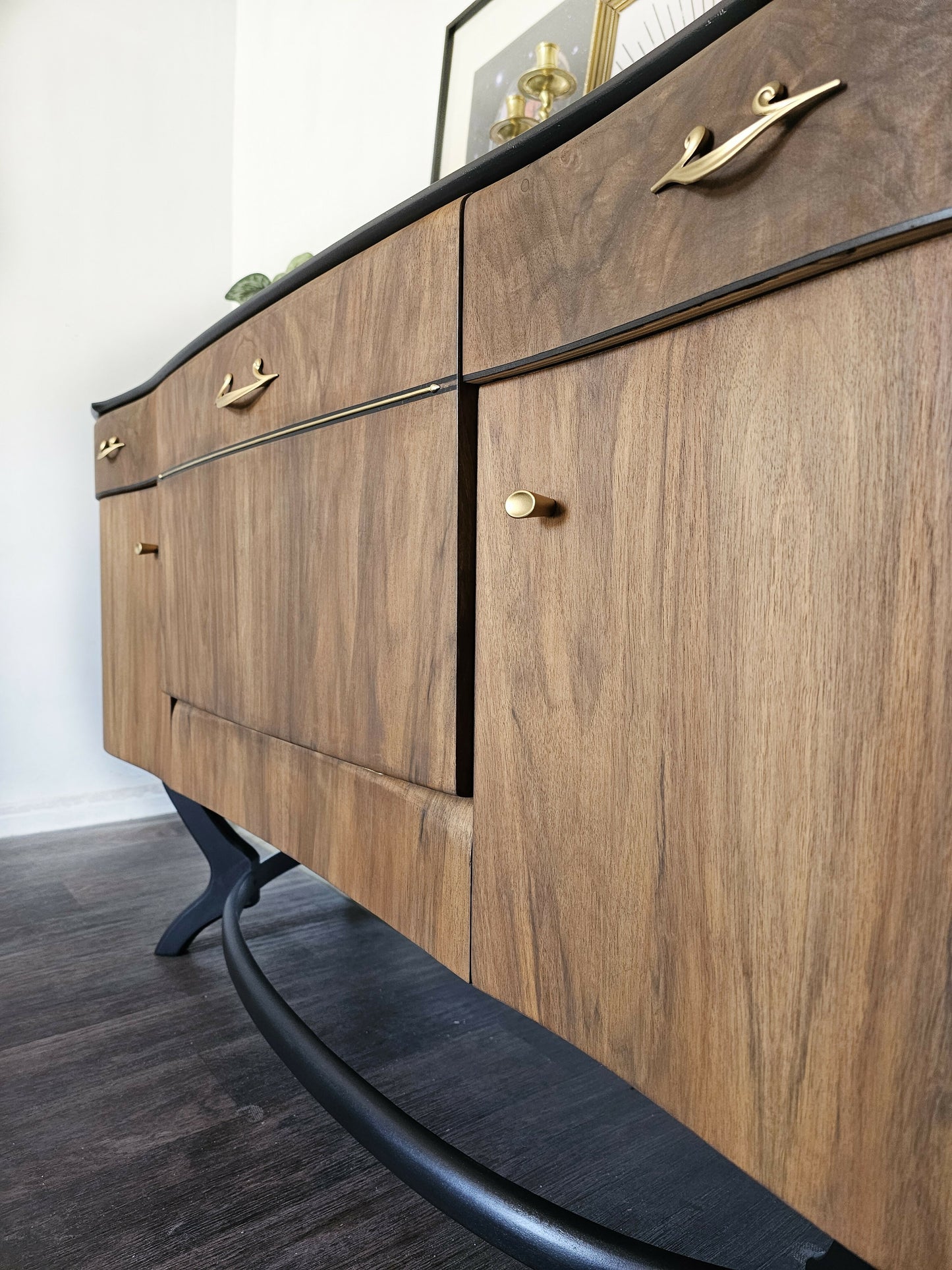 Mid Century Modern Beautility Drinks Cabinet / Sideboard / TV Cabinet