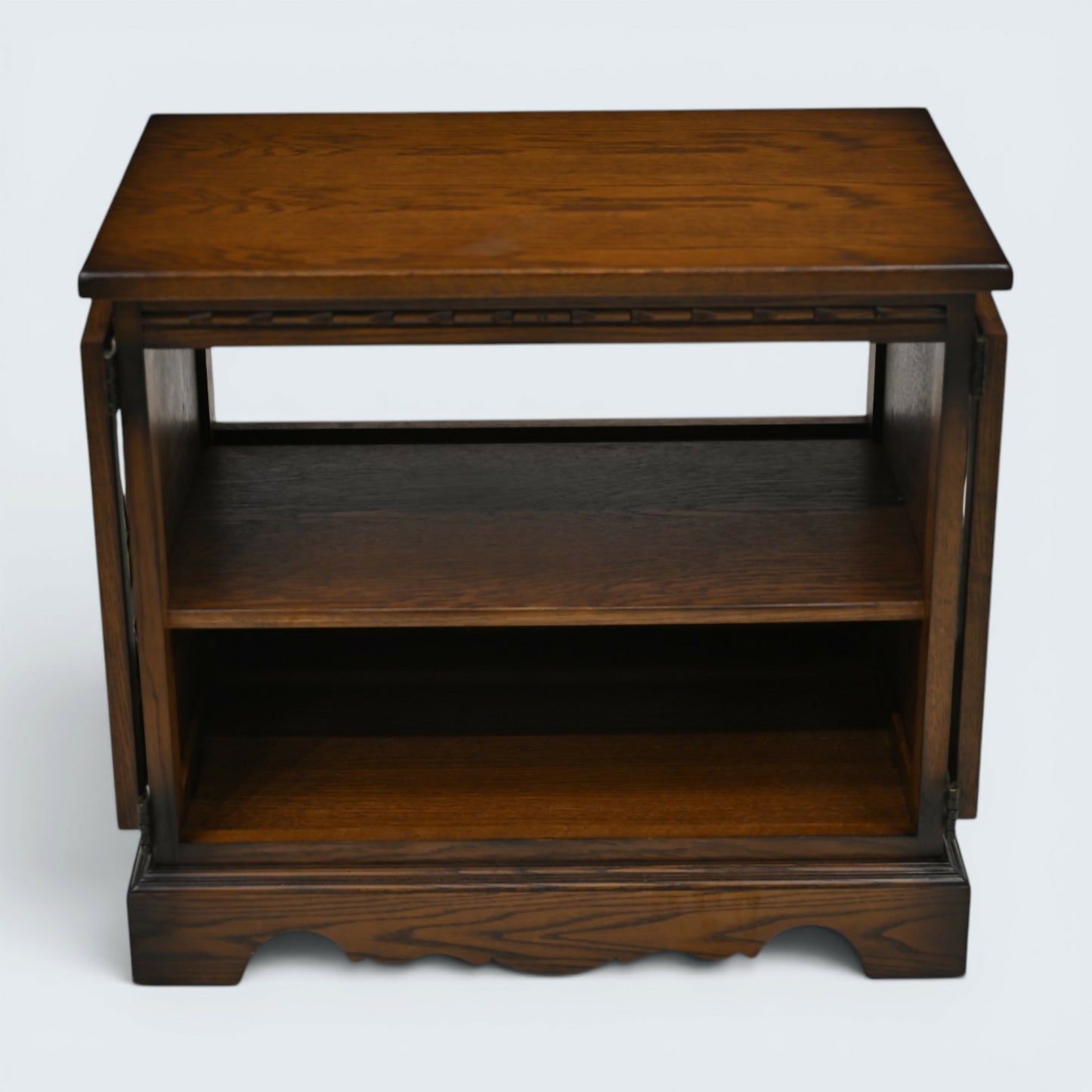 Old Charm TV Stand DVD/SKY Cabinet Light Oak Made In England Free UK Delivery