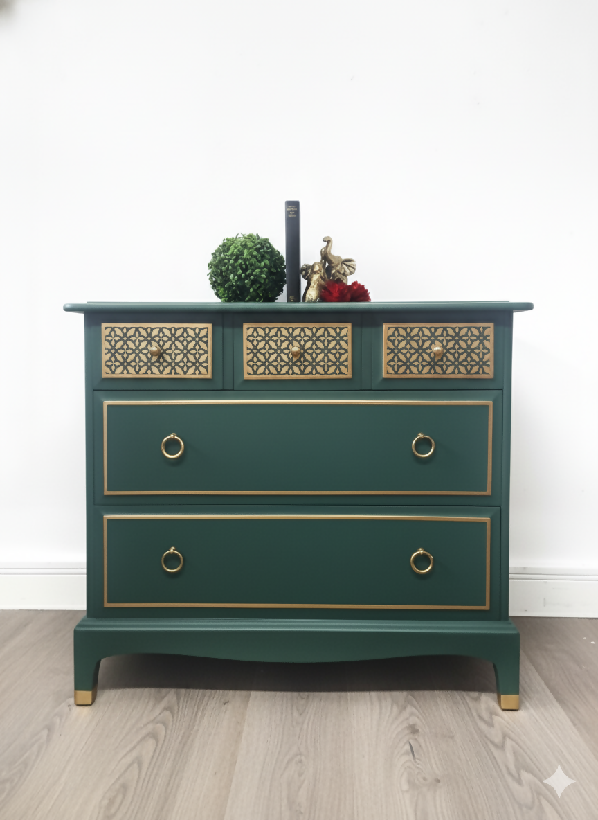 Stag minstrel chest of drawers
