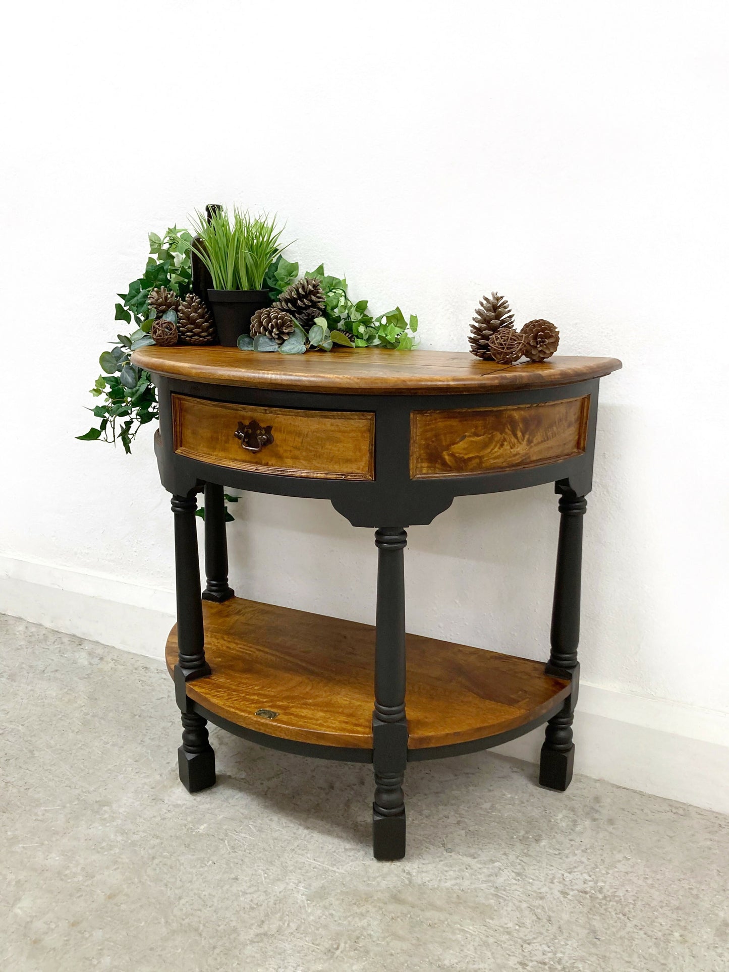 HALFMOON SOLID WOOD CONSOLE TABLE