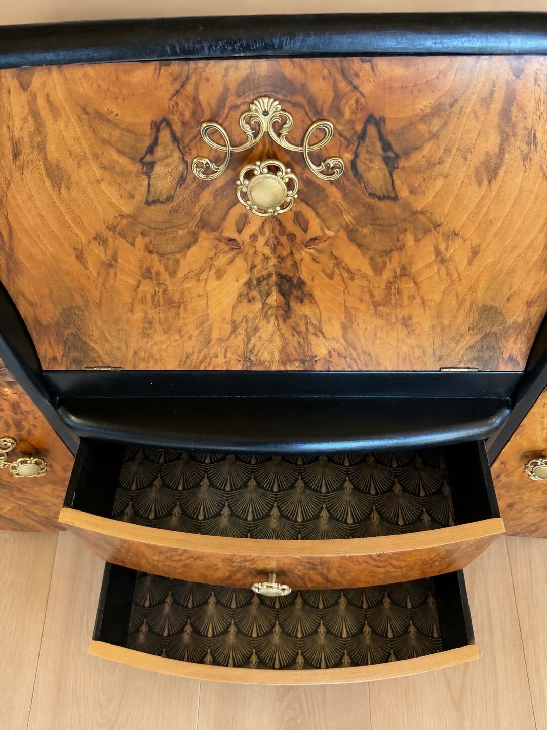 Art-Deco Cocktail/Drinks Cocktail Cabinet