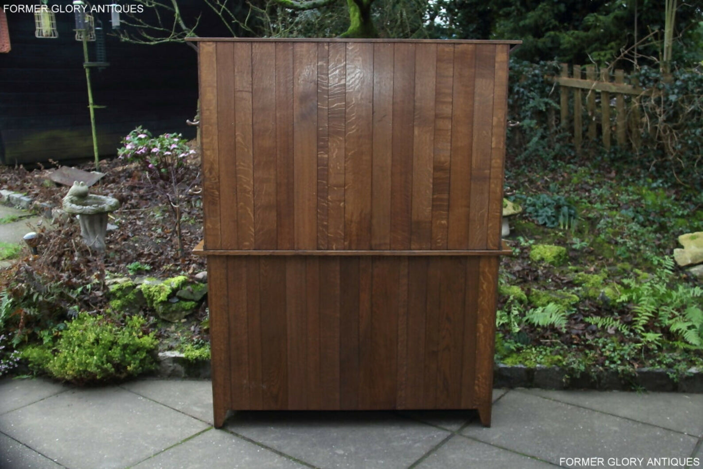A RUPERT / NIGEL GRIFFITHS MONASTIC CARVED OAK DERBYSHIRE DRESSER / SIDEBOARD.