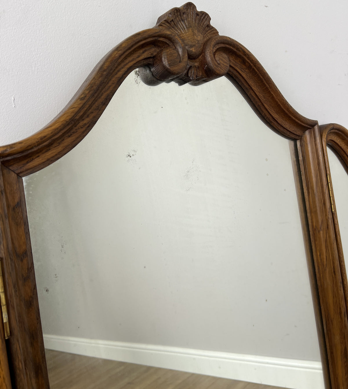Mirror Vintage French Style Oak Carved Triple Folding Vanity Mirror LOT 6542