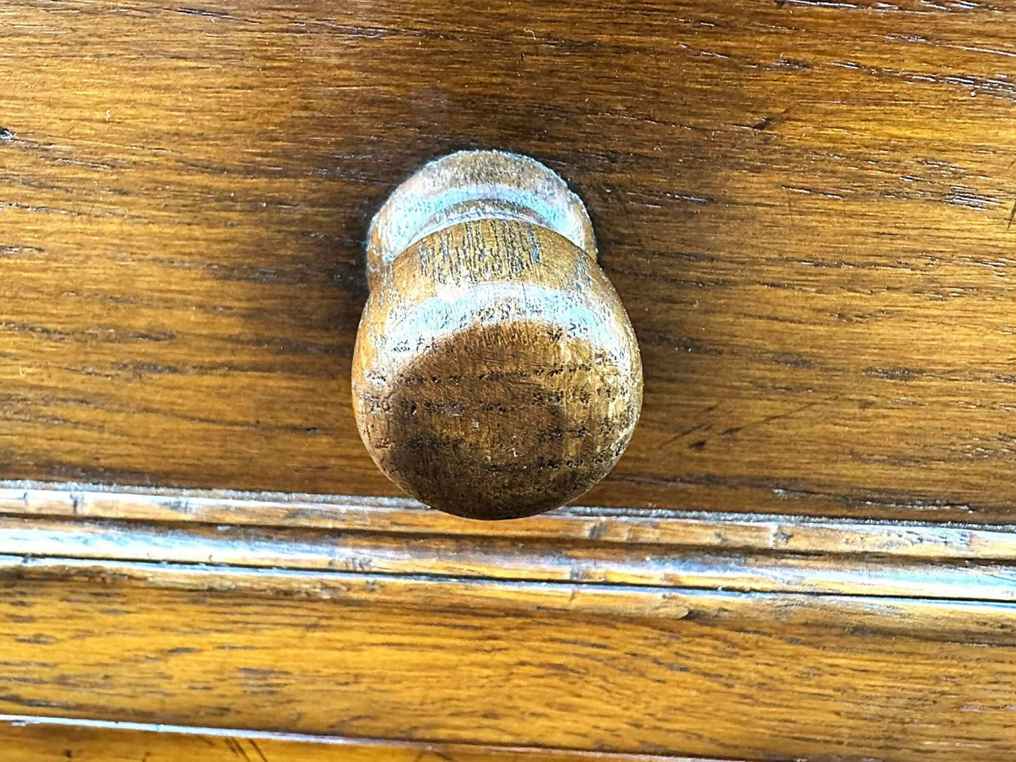 Good Quality Oak Dresser and Rack In The Period Style