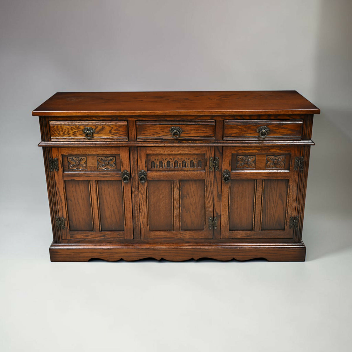 Old Charm Oak Sideboard With 3 Drawers & Cupboard Tudor Brown FREE UK Delivery*