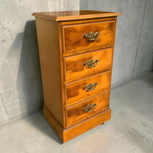 Vintage Georgian style Yew chest of drawers / bedside chest