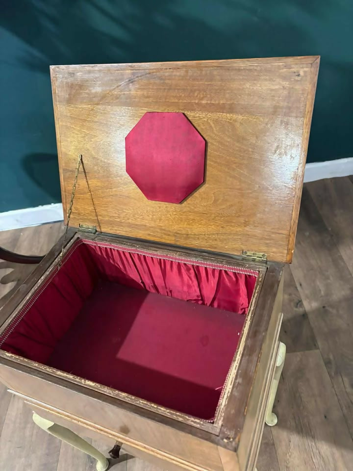 Vintage Walnut Sewing Box on Cabriole Supportsz