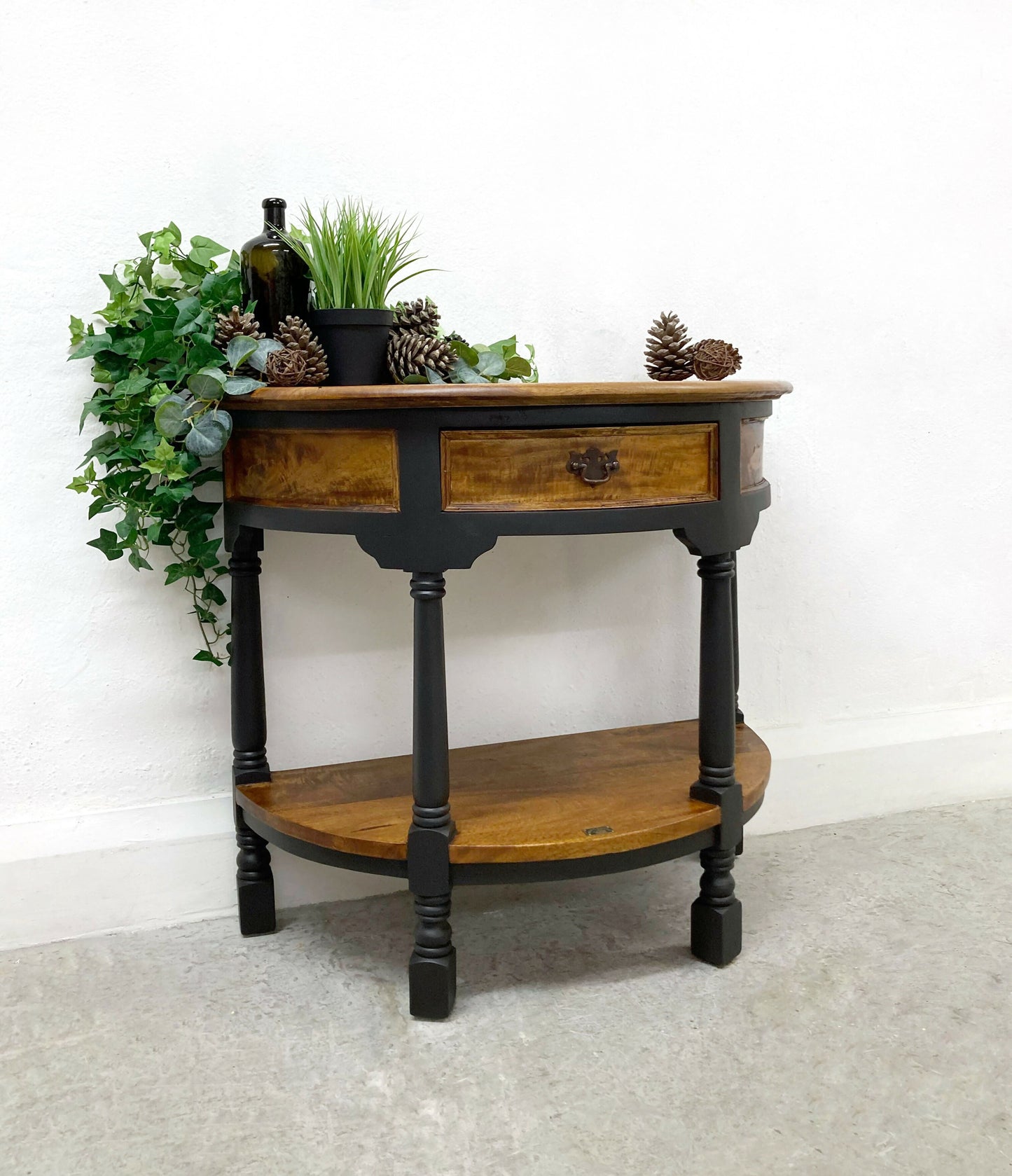 HALFMOON SOLID WOOD CONSOLE TABLE