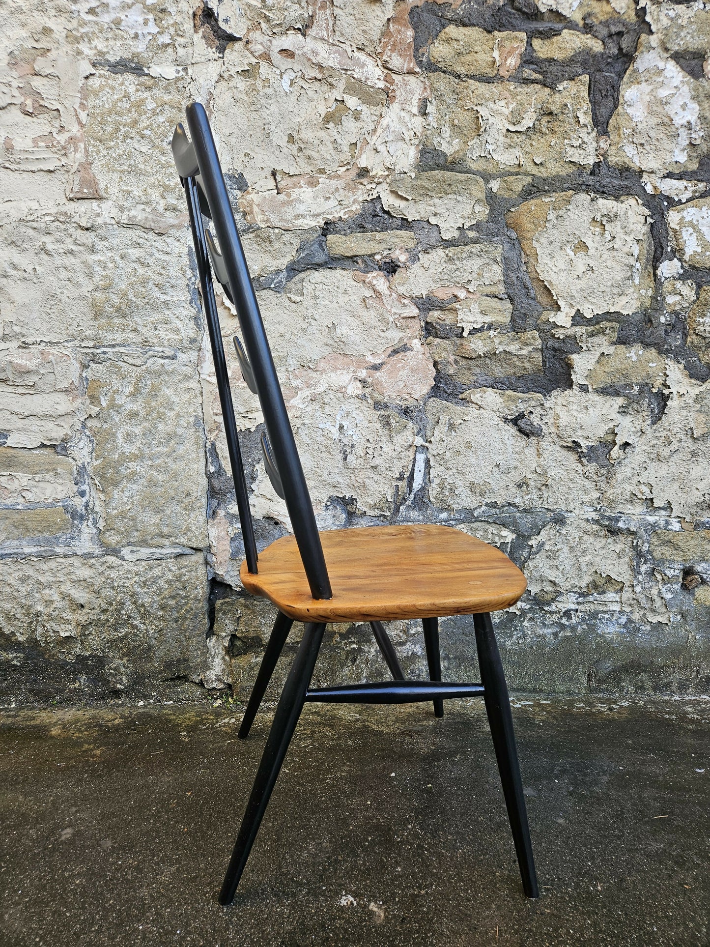 Set Of Four Ercol Batwing Dining Chairs Model Number 496 In Black Super Rare