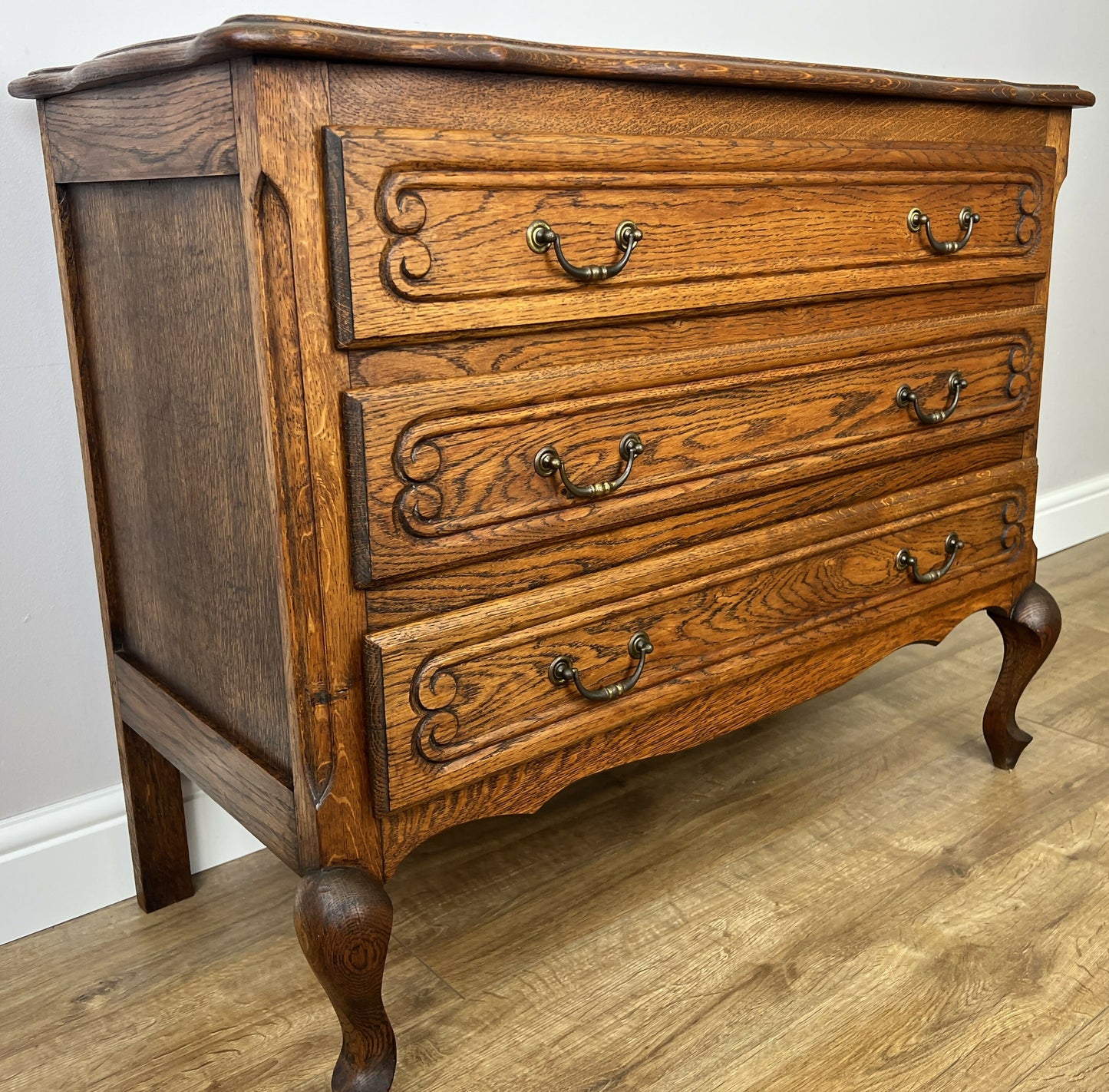 Chest of Drawers Vintage French Louis Oak 3 Drawers Carved Cabinet LOT 6270