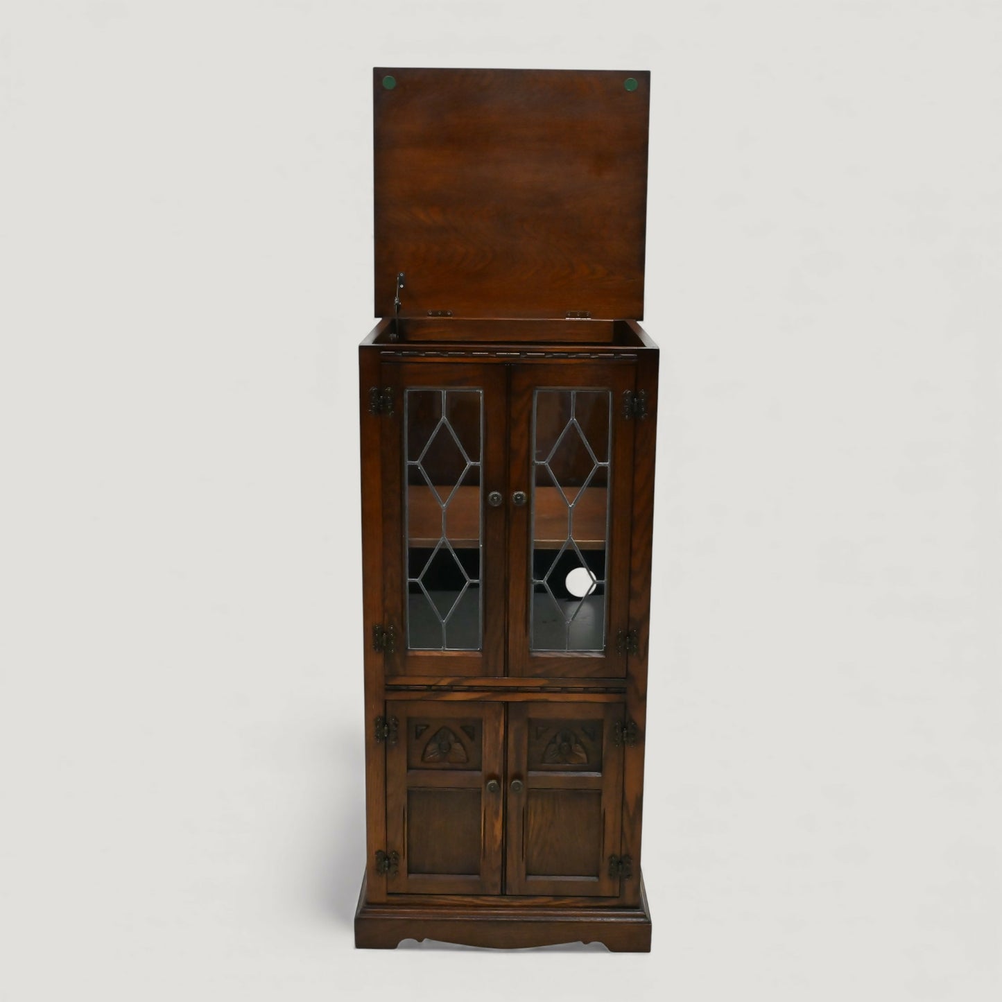 Old Charm Hi Fi/Record Cabinet 1 Adjustable Shelf Tudor Brown FREE UK Delivery. SBR10965/2309E
