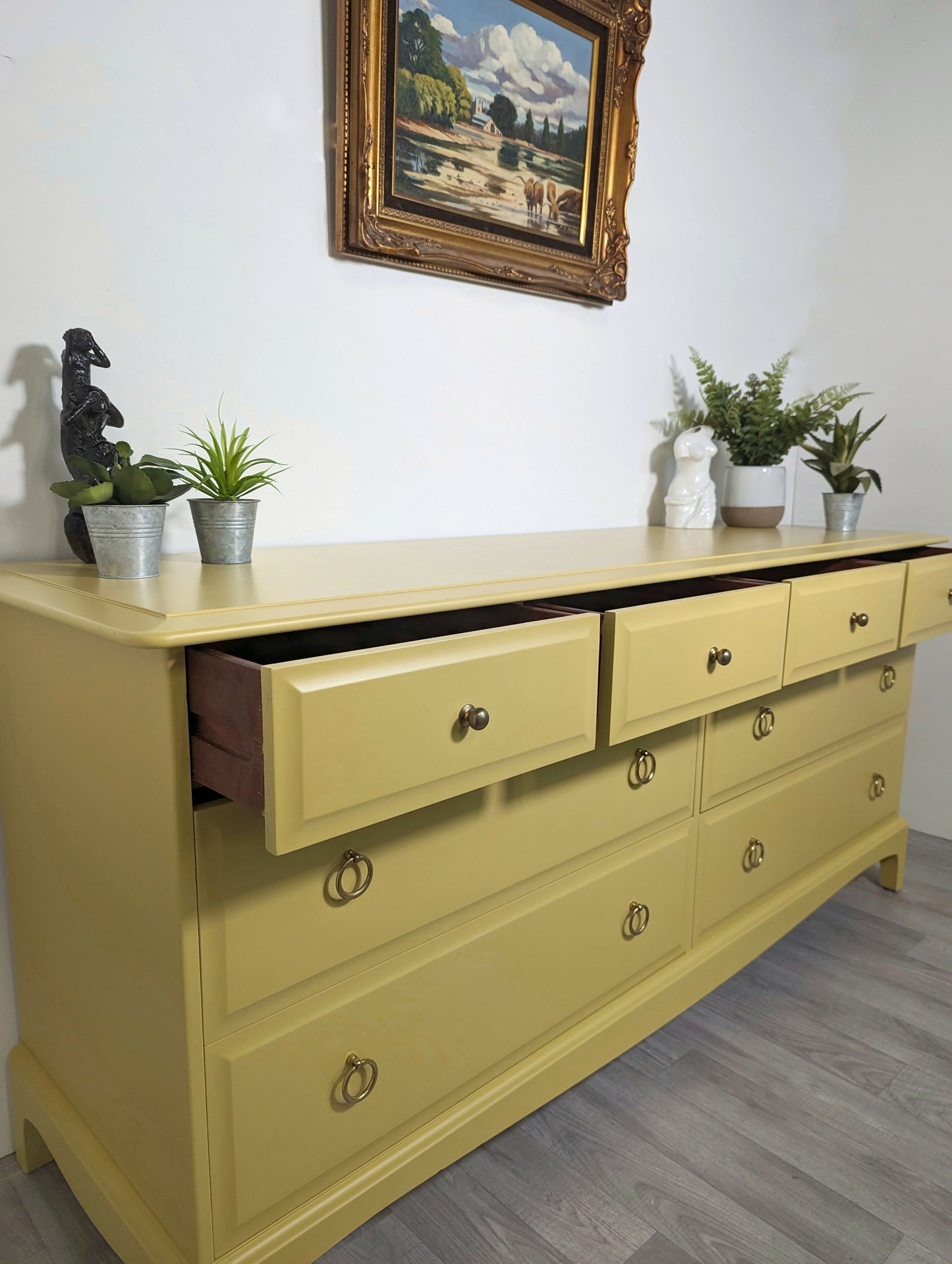 Professionally Sprayed Stag Minstrel Captain’s Chest Yellow