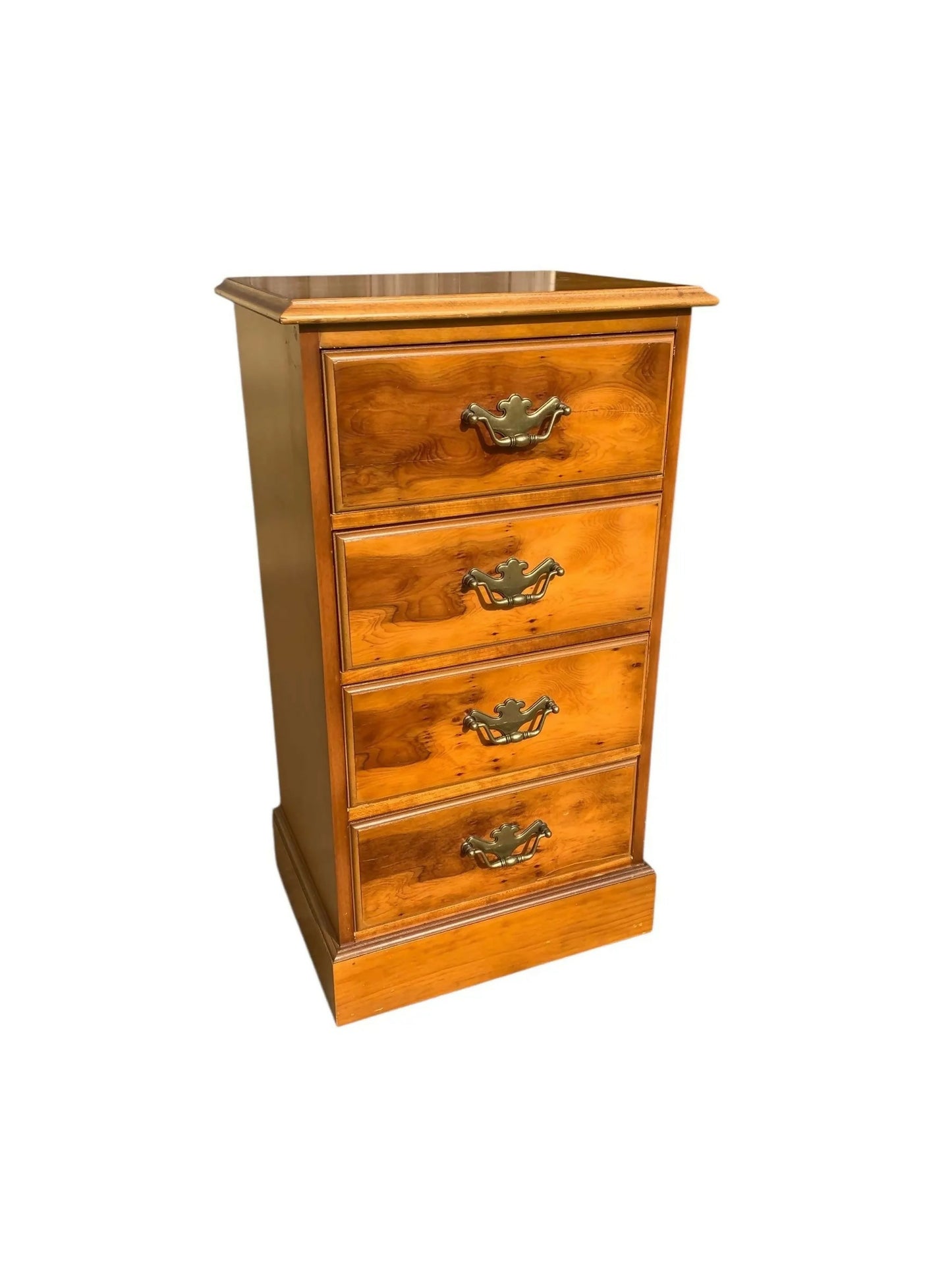 Vintage Georgian style Yew chest of drawers / bedside chest