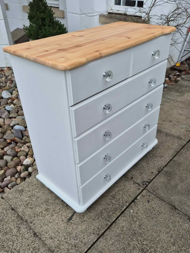 Stunning pine vintage chest of drawers