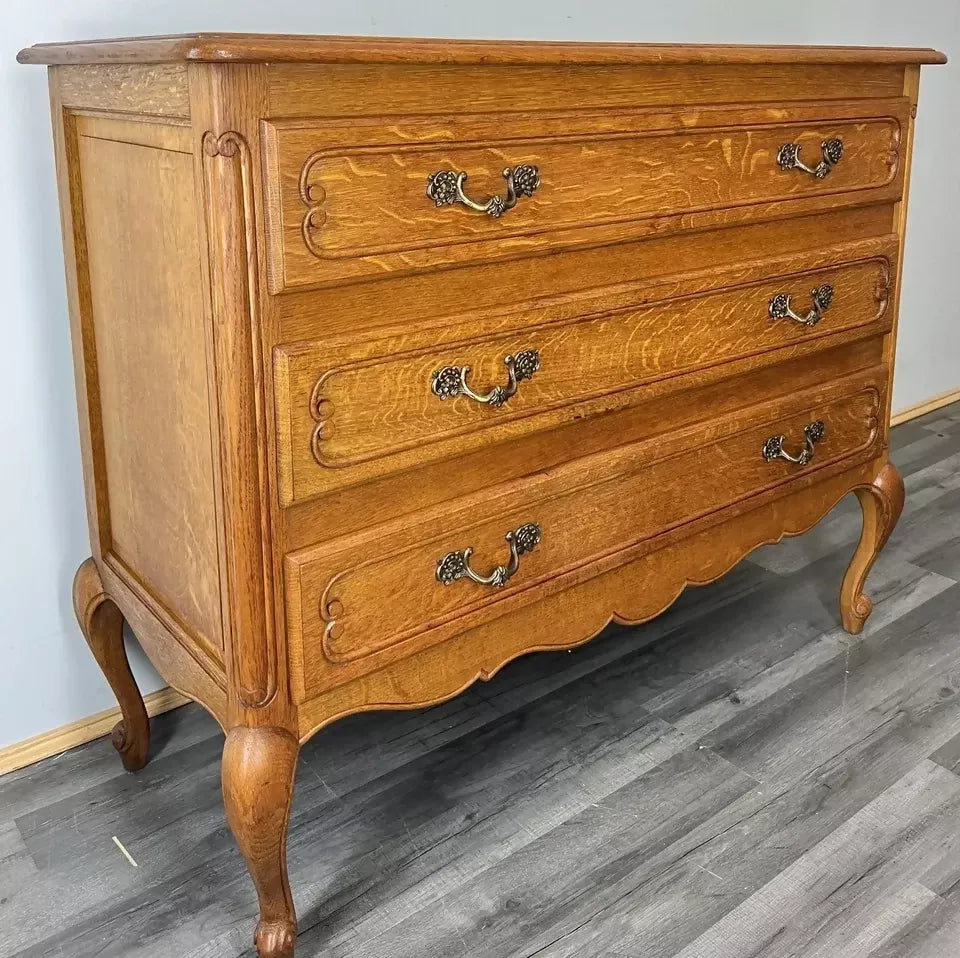 Chest of Drawers Vintage French Louis Oak with 3 Drawers Carved Cabinet LOT 4468