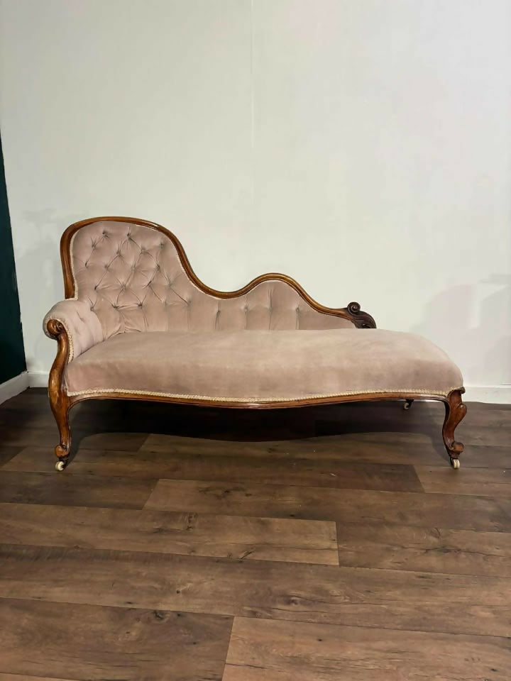 Victorian Mahogany Chaise Longuebn