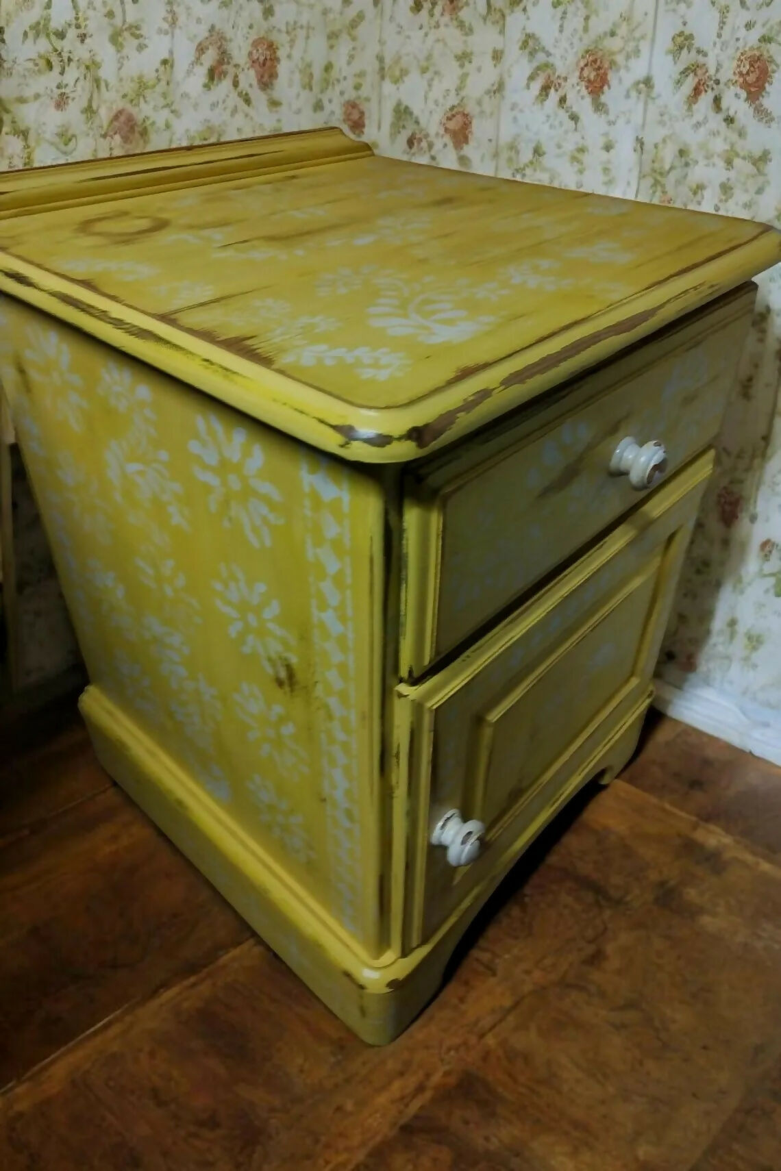 Châteaucore drawers - painted bedside cabinet - cool office furniture - country bedroom cabinet cool bedroom decor - bone inlay furniture lu