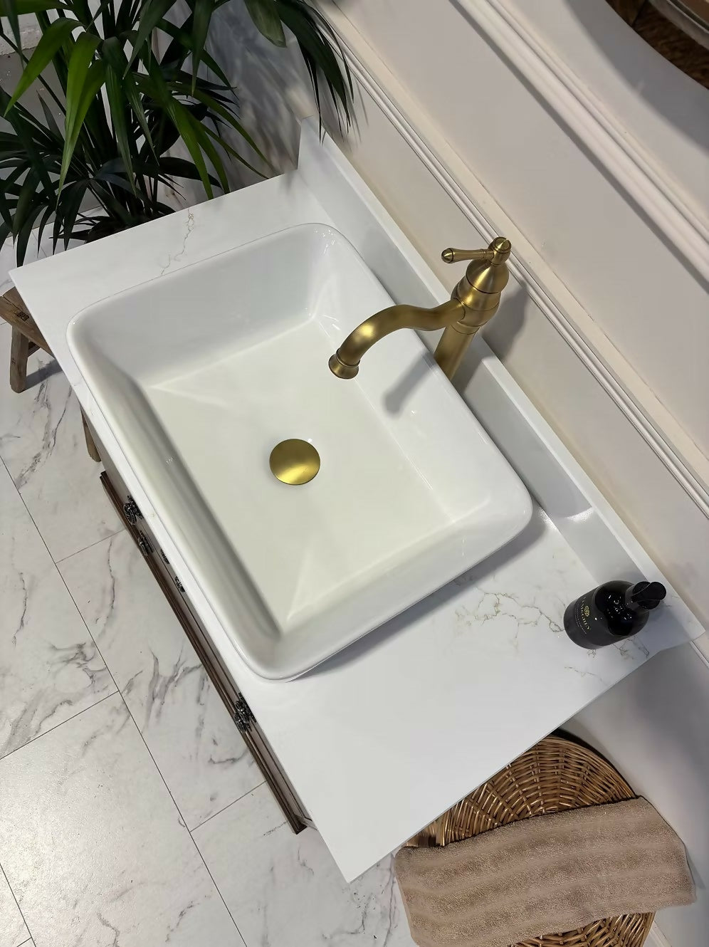 Traditional Bathroom Vintage Vanity Unit With Tap - Henry VII