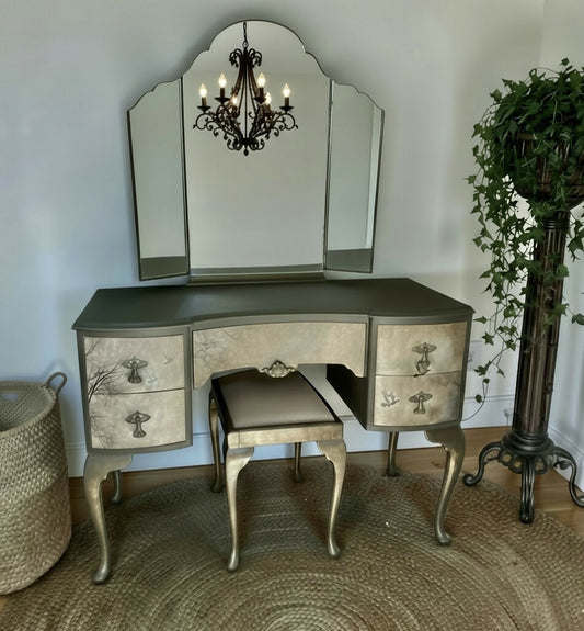 Dressing table