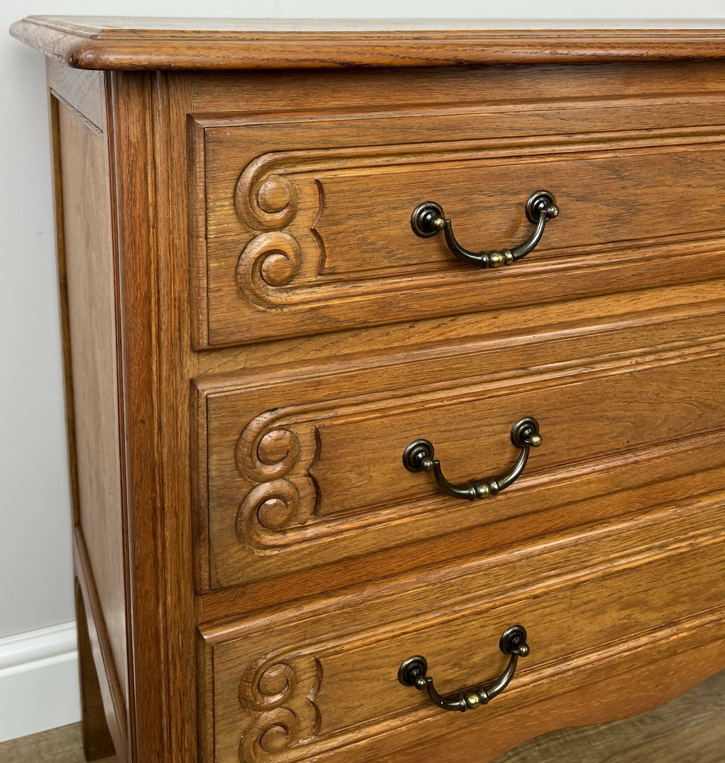 Chest of Drawers Vintage French Louis Oak 3 Drawers Carved Cabinet LOT 6250