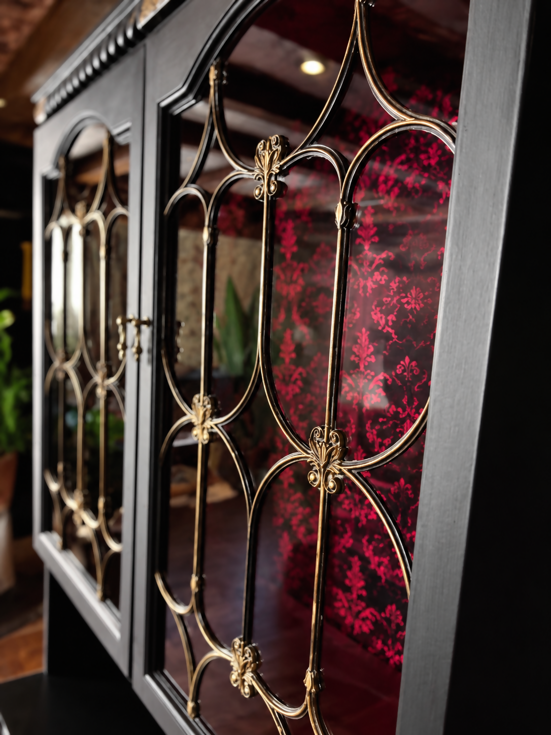 Gothic Black & Antique Gold Glazed Display Cabinet | Drinks & Cocktail Cabinet