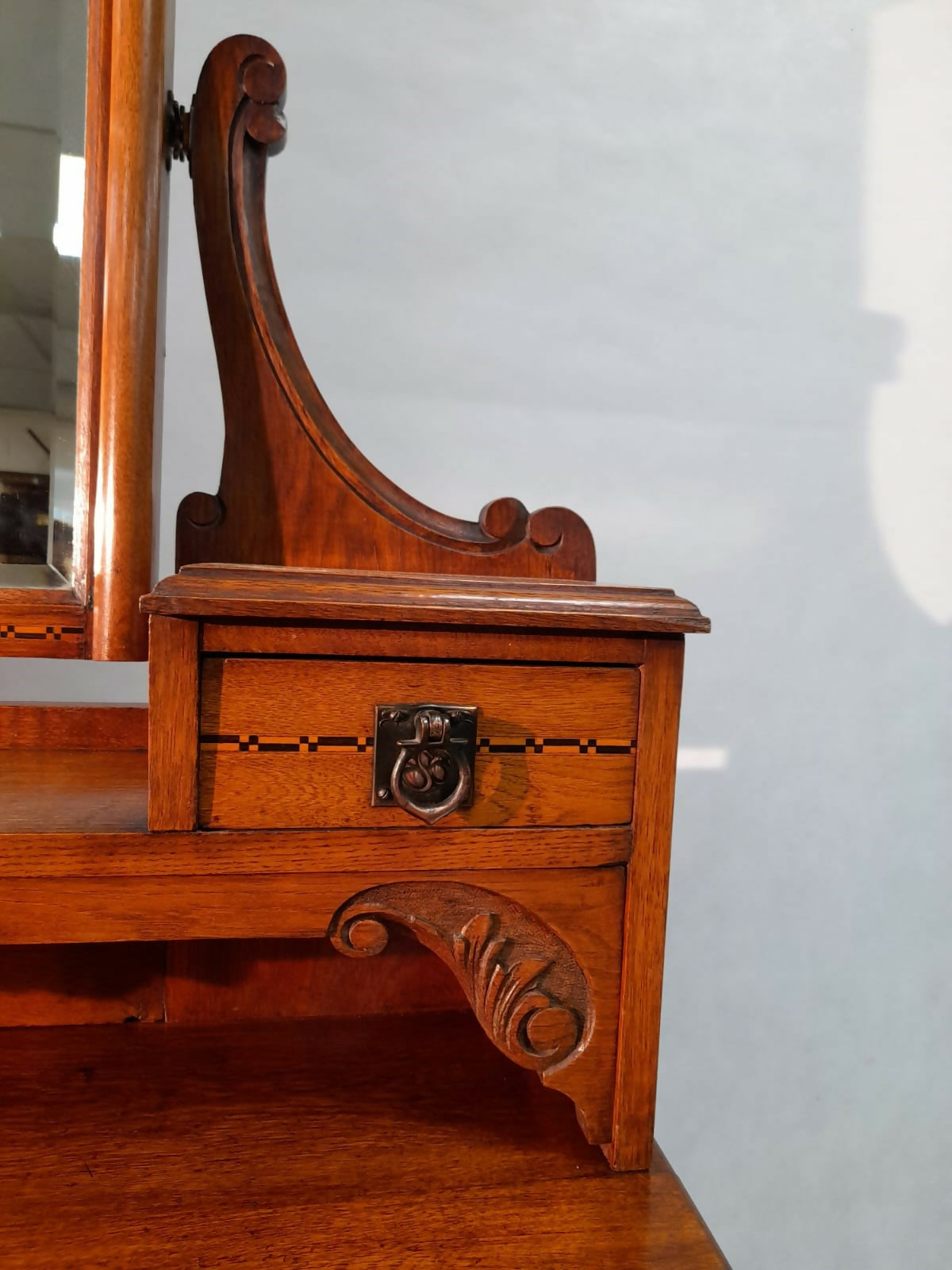 Oak Dressing Table Arts & Crafts complete with mirror and inlay detail