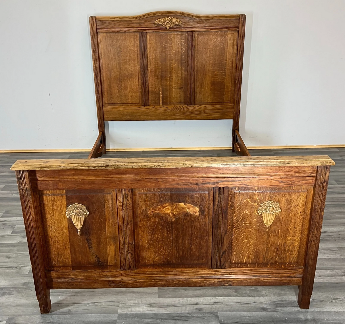 Bed Antique French Style Oak Double Bed Frame Carved Headboard LOT 2293