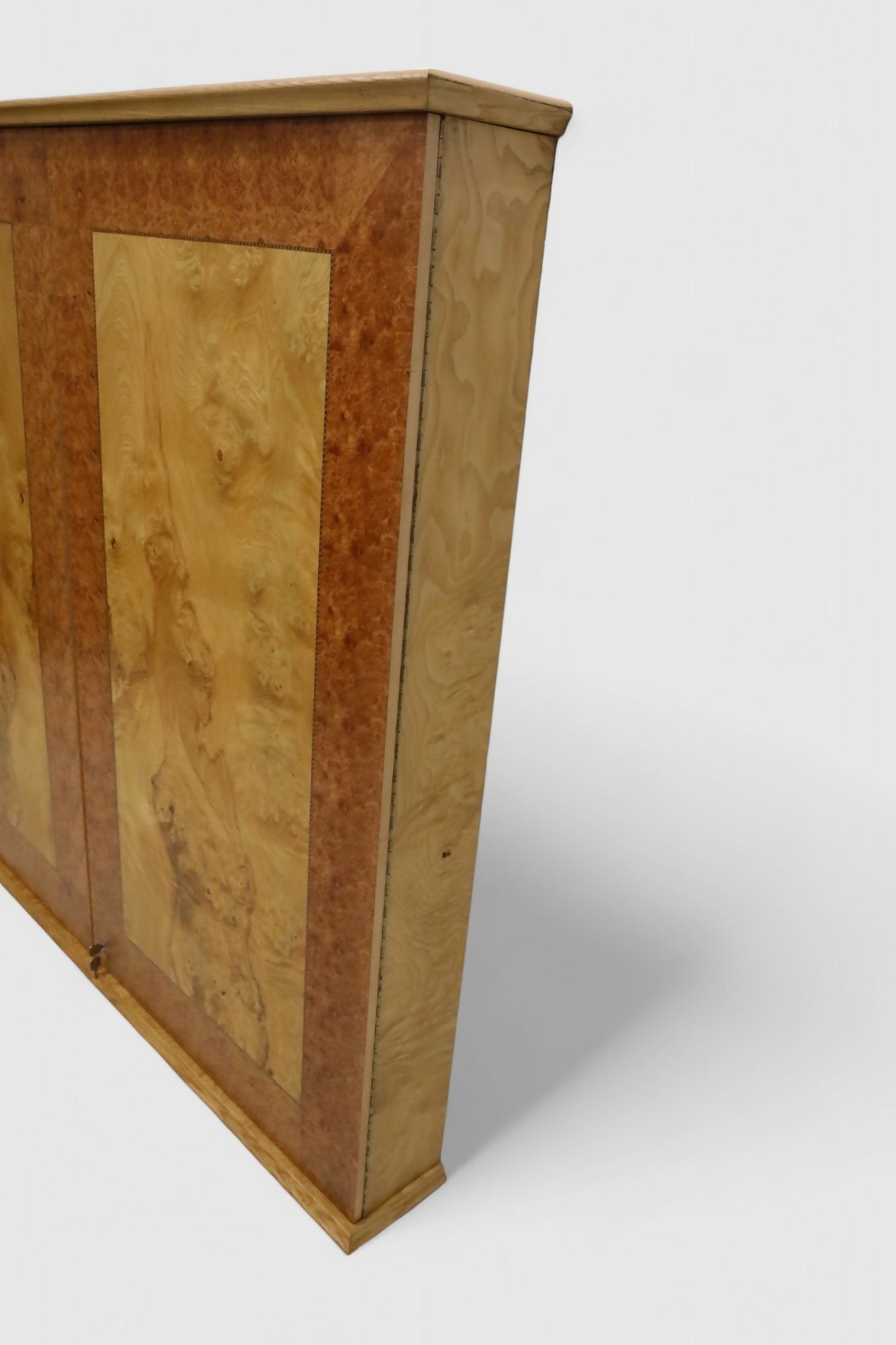 Boardroom 3 Media Hanging Display Unit/Display Projector Screen FREE UK Delivery. SBR9254/1906D