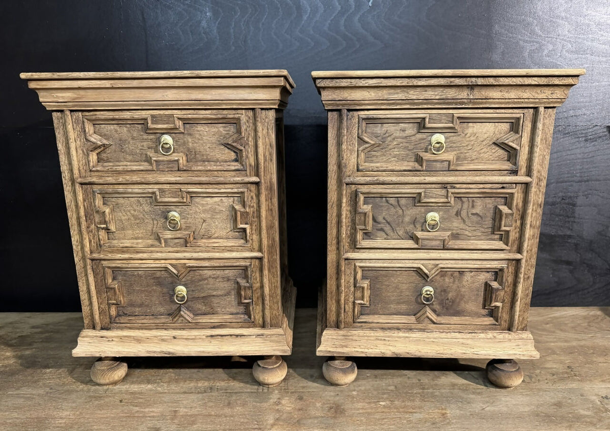 Quality Pair Oak Bedside Chests