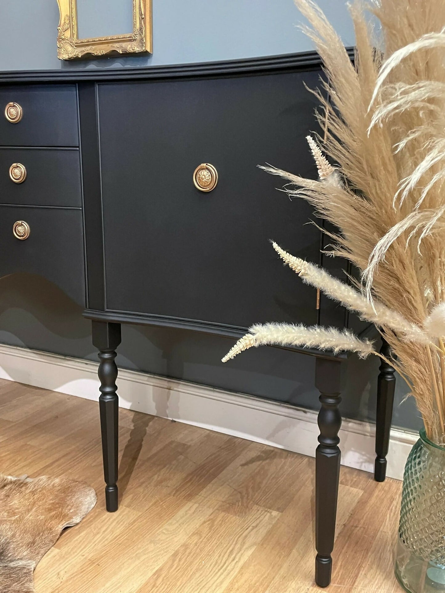 STUNNING BLACK & GOLD MAHOGANY SIDEBOARD