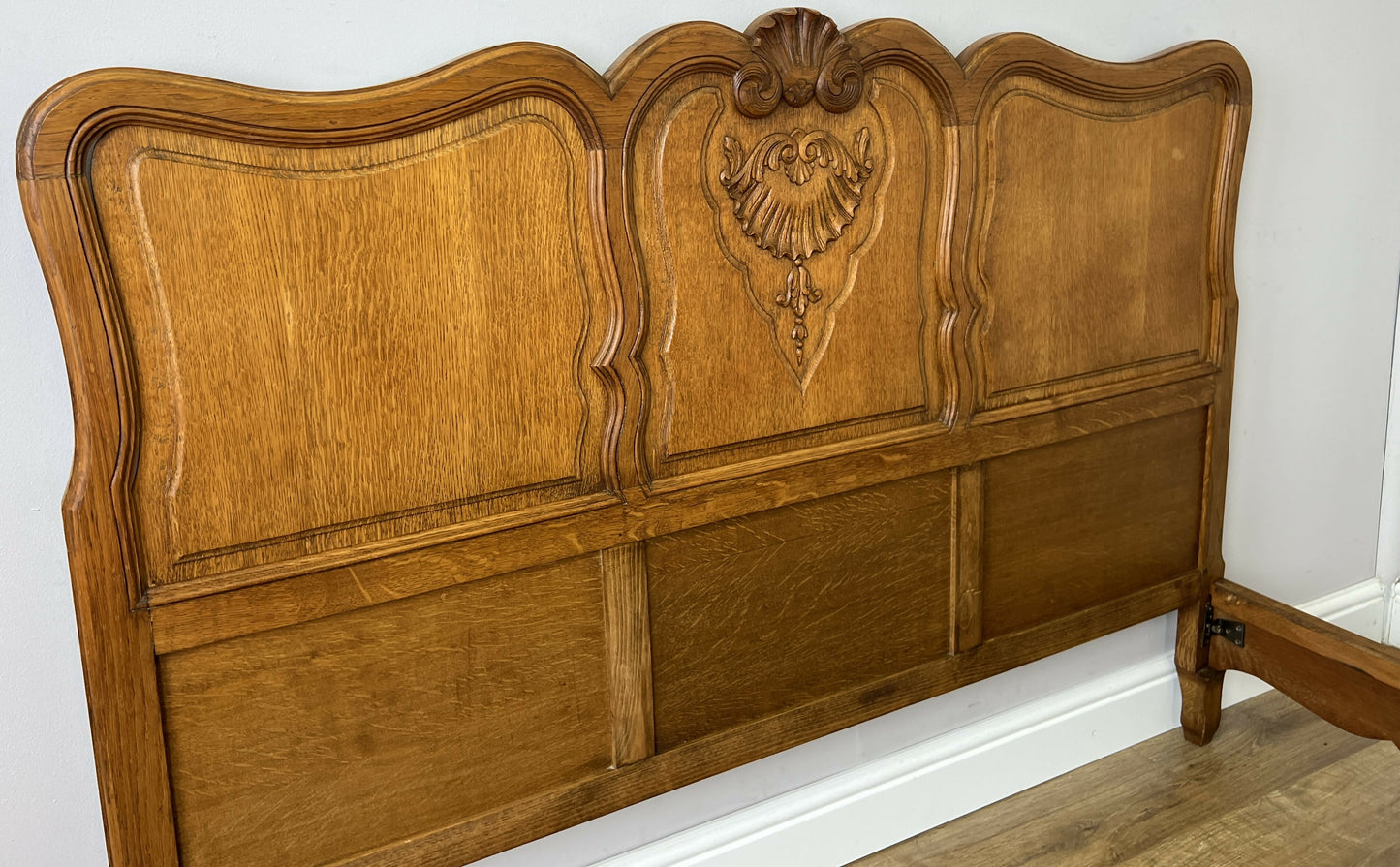 Bed Vintage French Louis XVI Oak Double Bed Frame Carved Headboard LOT 6379