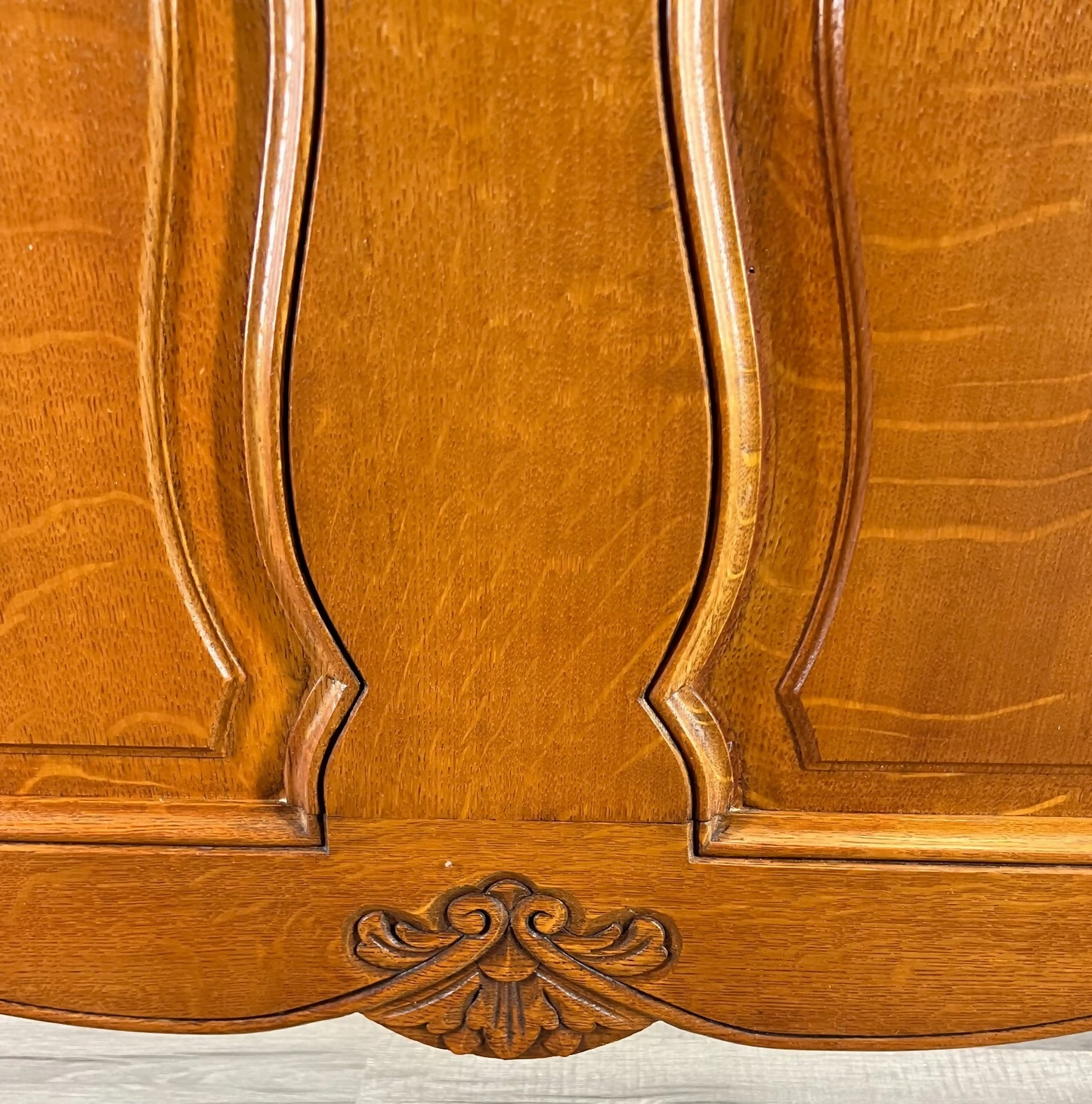 Bed Vintage French Louis XVI Oak Double Bed Frame Carved Headboard LOT 3791