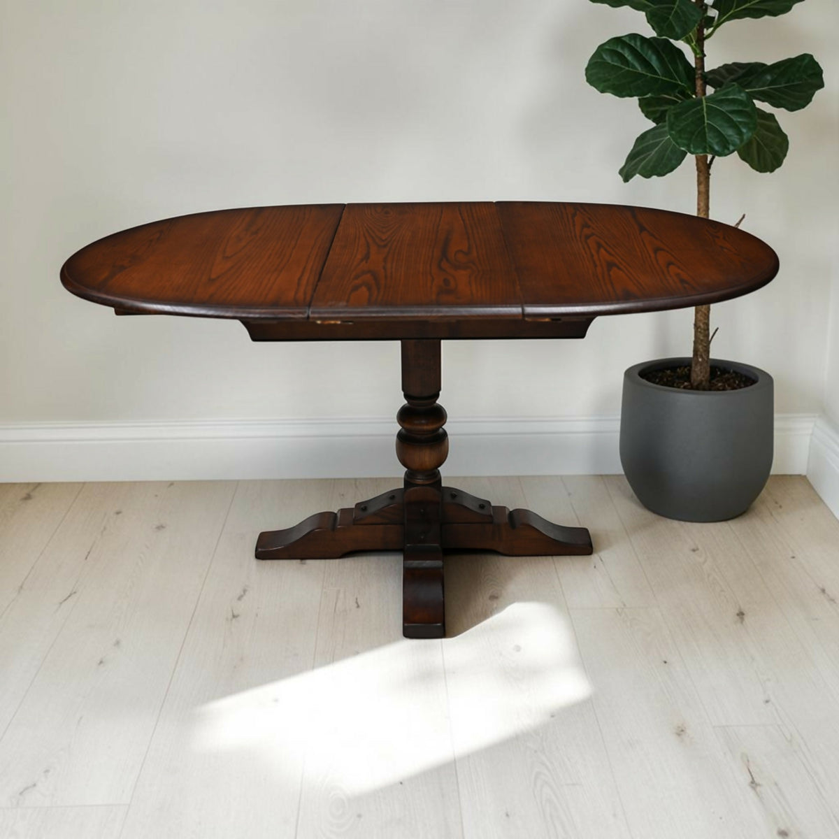 Old Charm Aldeburgh Extending Dining Table Pedestal Model 2472 FREE UK Delivery*