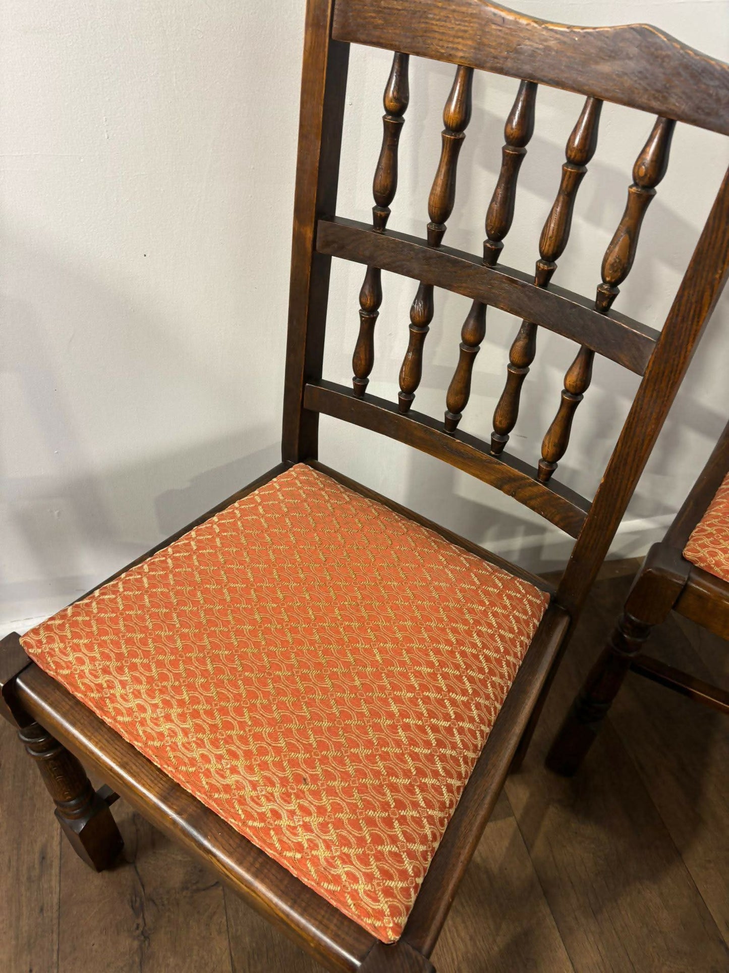 Vintage Set of Six Oak Dining Chairs (Including 2 Carvers)