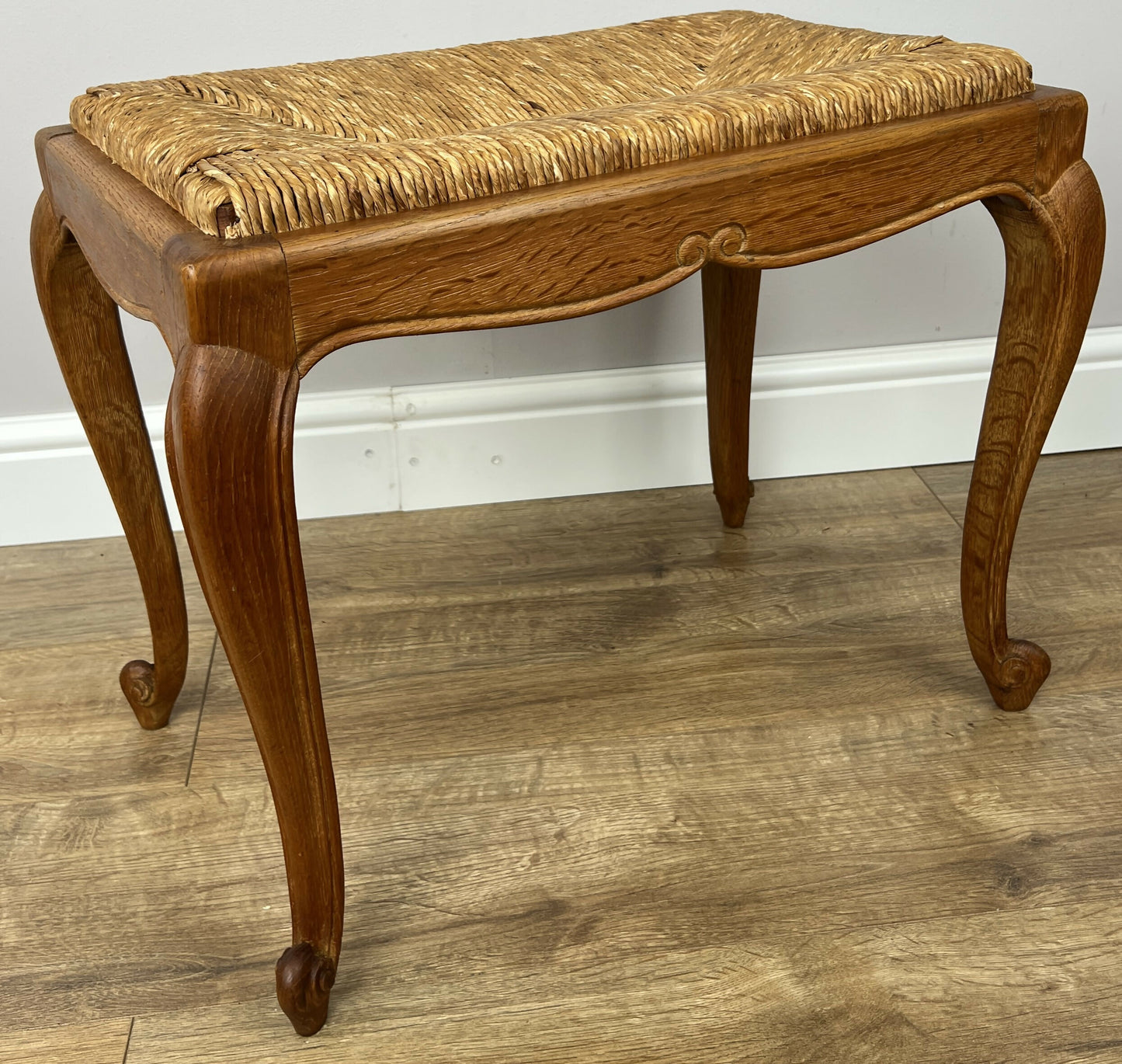 Footstool Vintage French Louis Style Oak Table Rush Seat Carved Stool LOT 6213