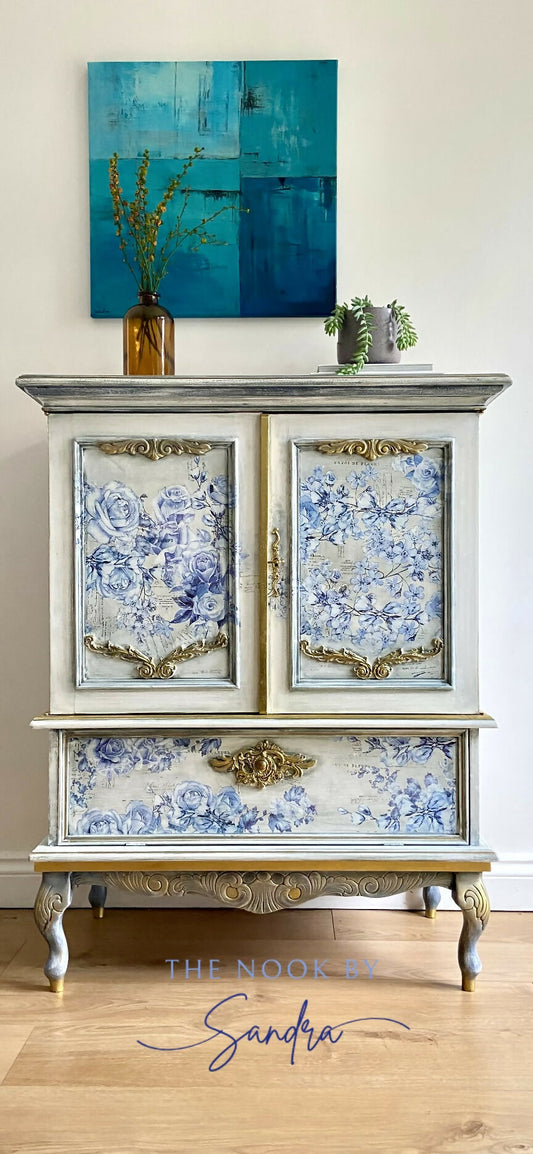 Vintage TV Cabinet Transformed into a Striking Cocktail Cabinet &Drink Bar