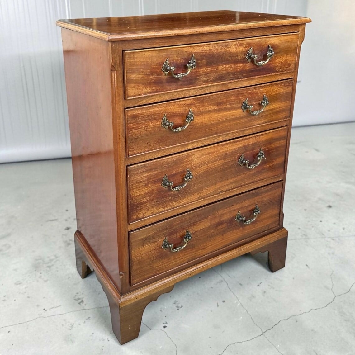 Vintage Georgian tallboy style chest of drawers / bedside table