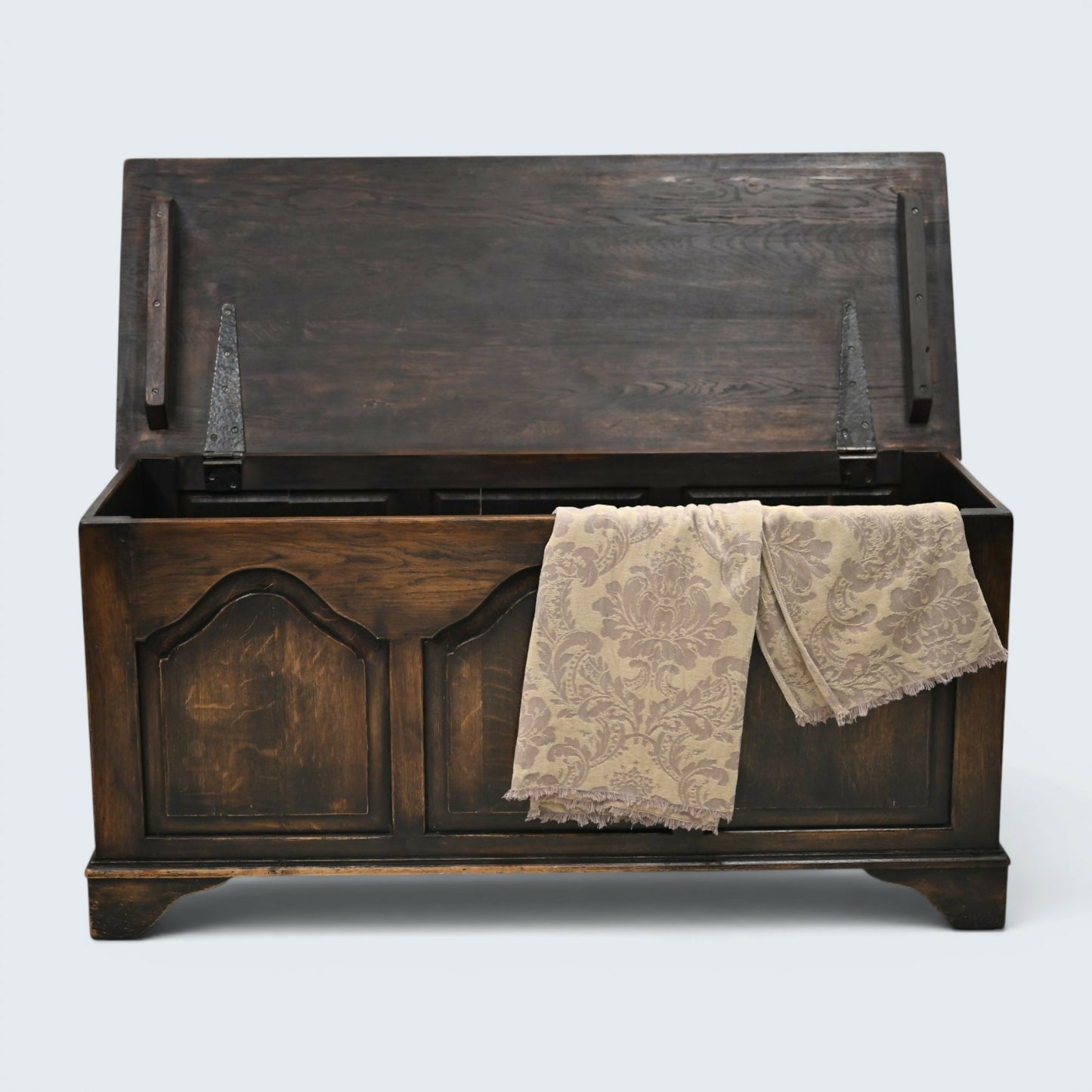 Oak Blanket Box /Chest Coffee Table Jacobean Style Lift Up Top FREE UK Delivery