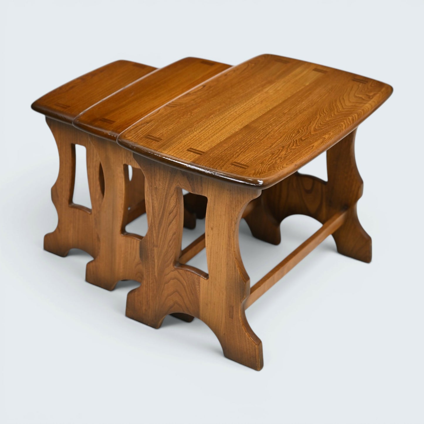Ercol Nest Of Tables Golden Dawn Finish Vintage Ercol's Badge Elm FREE Delivery*