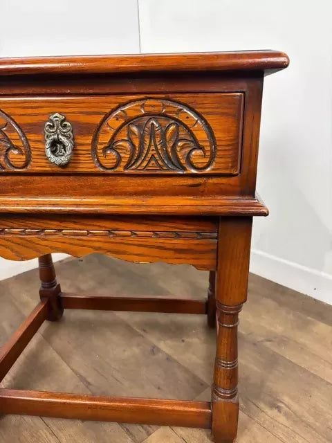 Reproduction ‘Old Charm’ Carved Oak Side Table / Lamp Table with Drawer